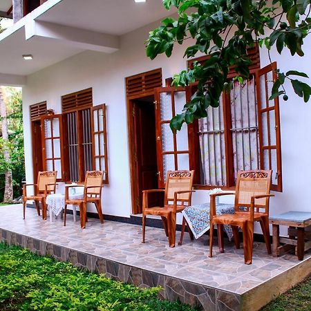 Lilac Garden Mirissa Велигама Экстерьер фото