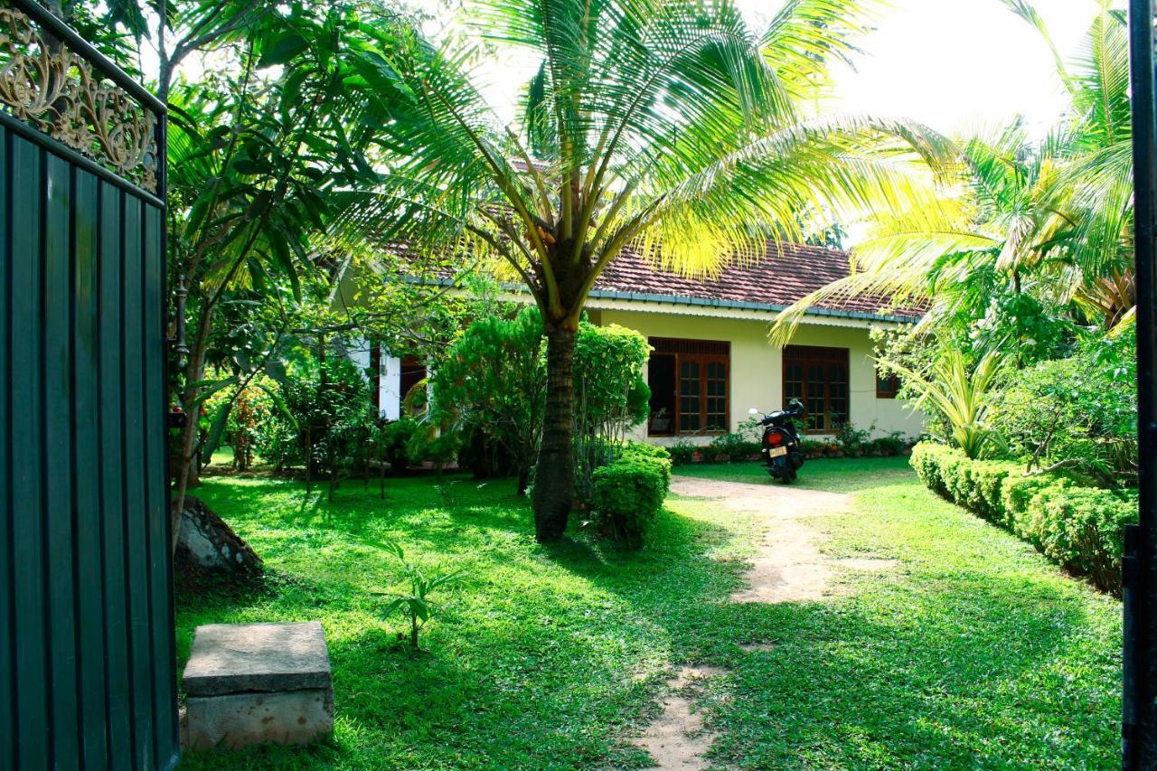 Lilac Garden Mirissa Велигама Экстерьер фото